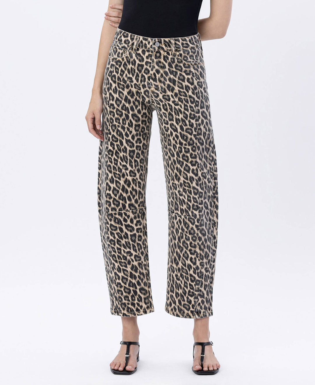HIGH RISE LEOPARD PRINT BARREL JEANS