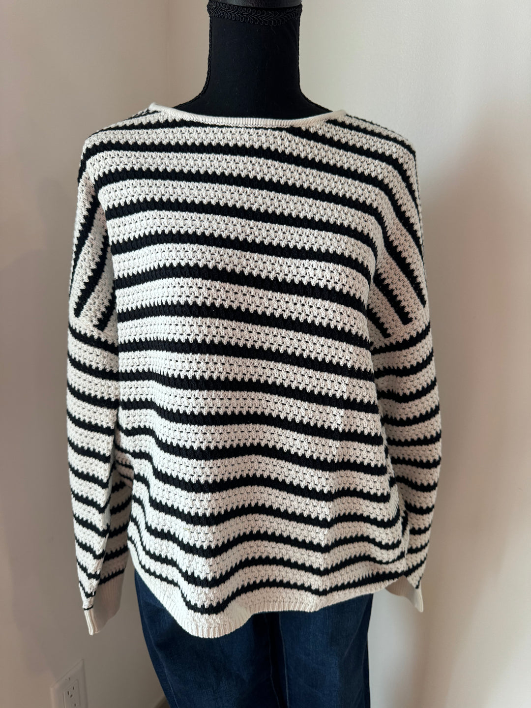 RELAXED STRIPED KNIT SWEATER: BLACK