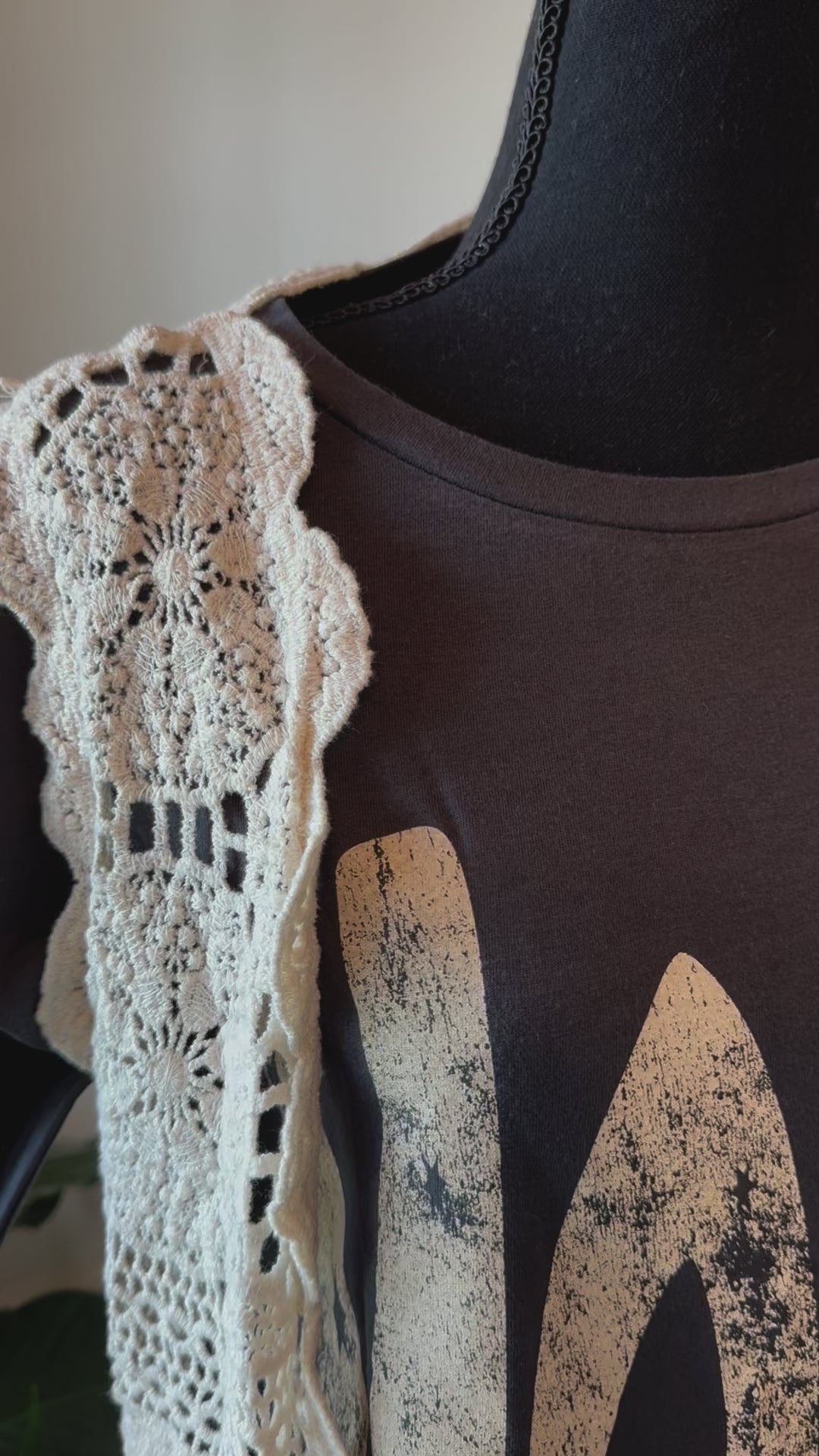 detailed video of Elevate your style with our Sleeveless High-Low Crochet Cardigan made from 100% cotton. This versatile piece features a high-low design for a chic look.