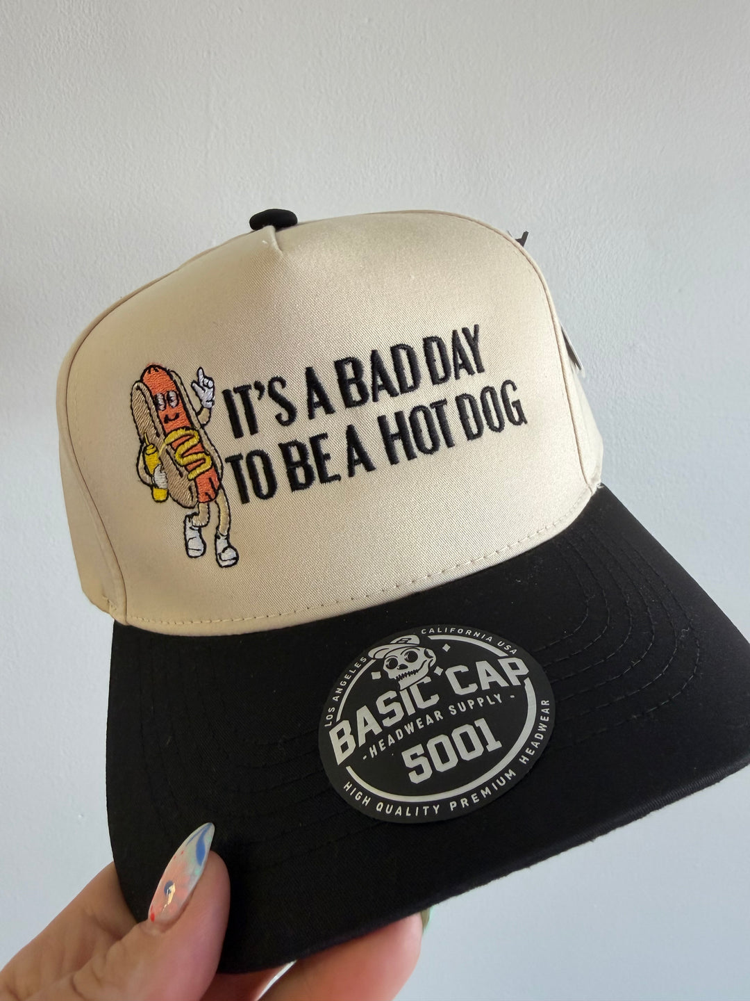 Hot Dog 4th of July Trucker Hat: Neutral/Black / Mustard