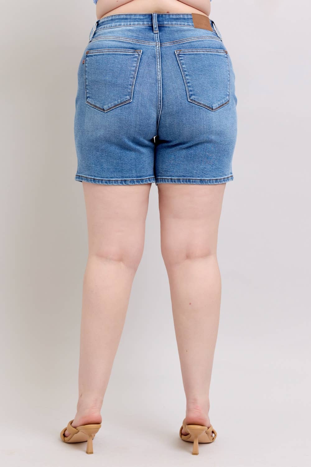 HW 2 Button Mid Length Dad Shorts