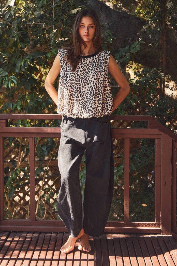 Textured Leopard Printed Knit Sleeveless Top