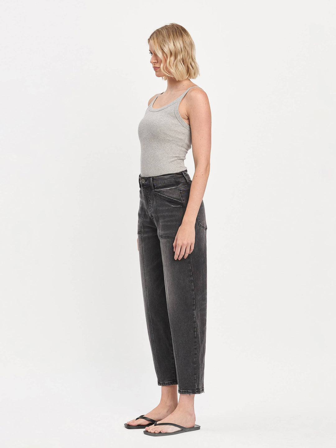 SUPER HIGH RISE PANEL DETAIL BARREL JEANS