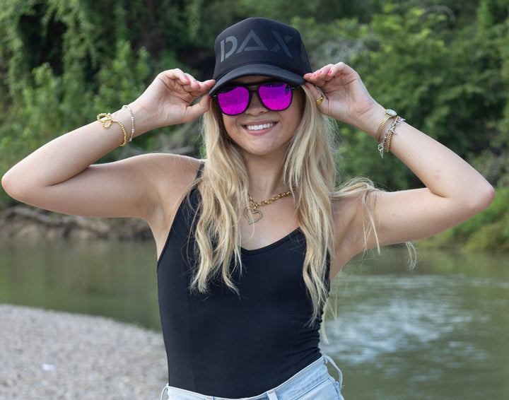 Briggs: Black Gradient