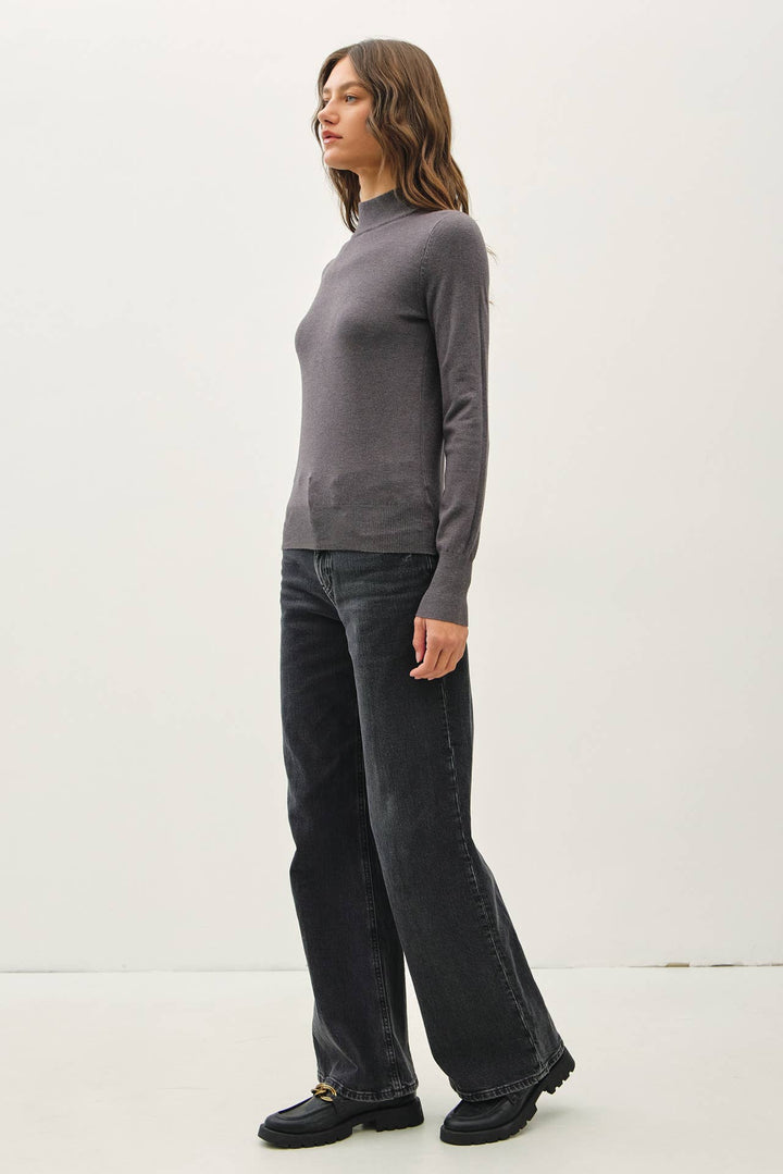 Basic Mockneck Charcoal