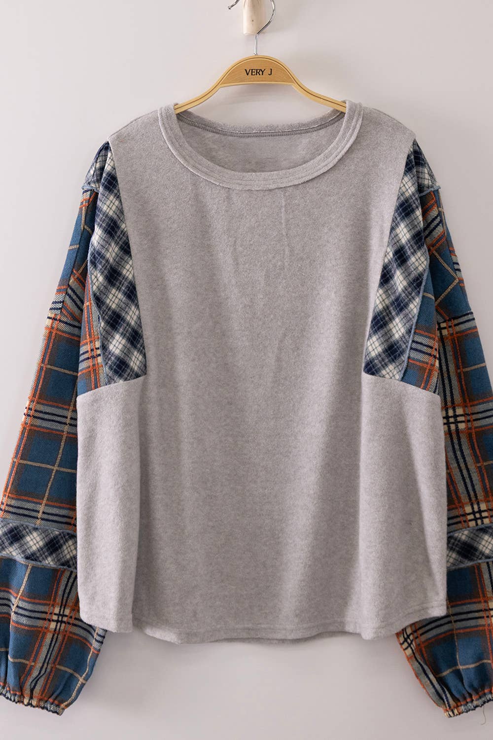 NT12815-Contrast Plaid Sleeve Top: GRAY / S-M-L/2-2-2