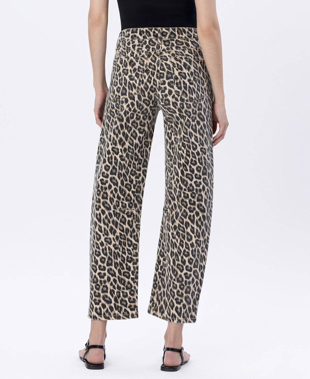 HIGH RISE LEOPARD PRINT BARREL JEANS