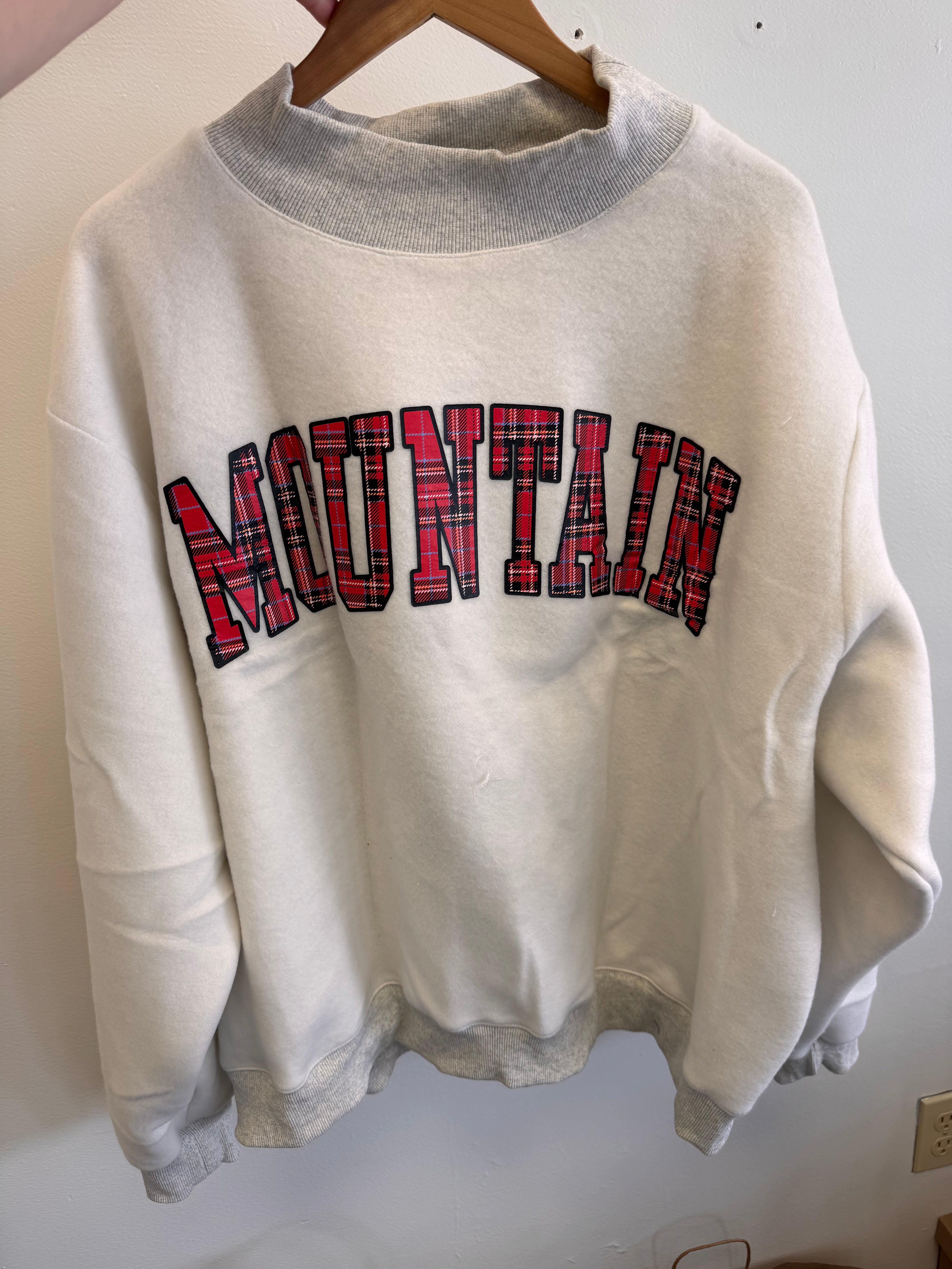 Reversible Lake Mountain Mock Neck Sweatshirt | Onyx Native