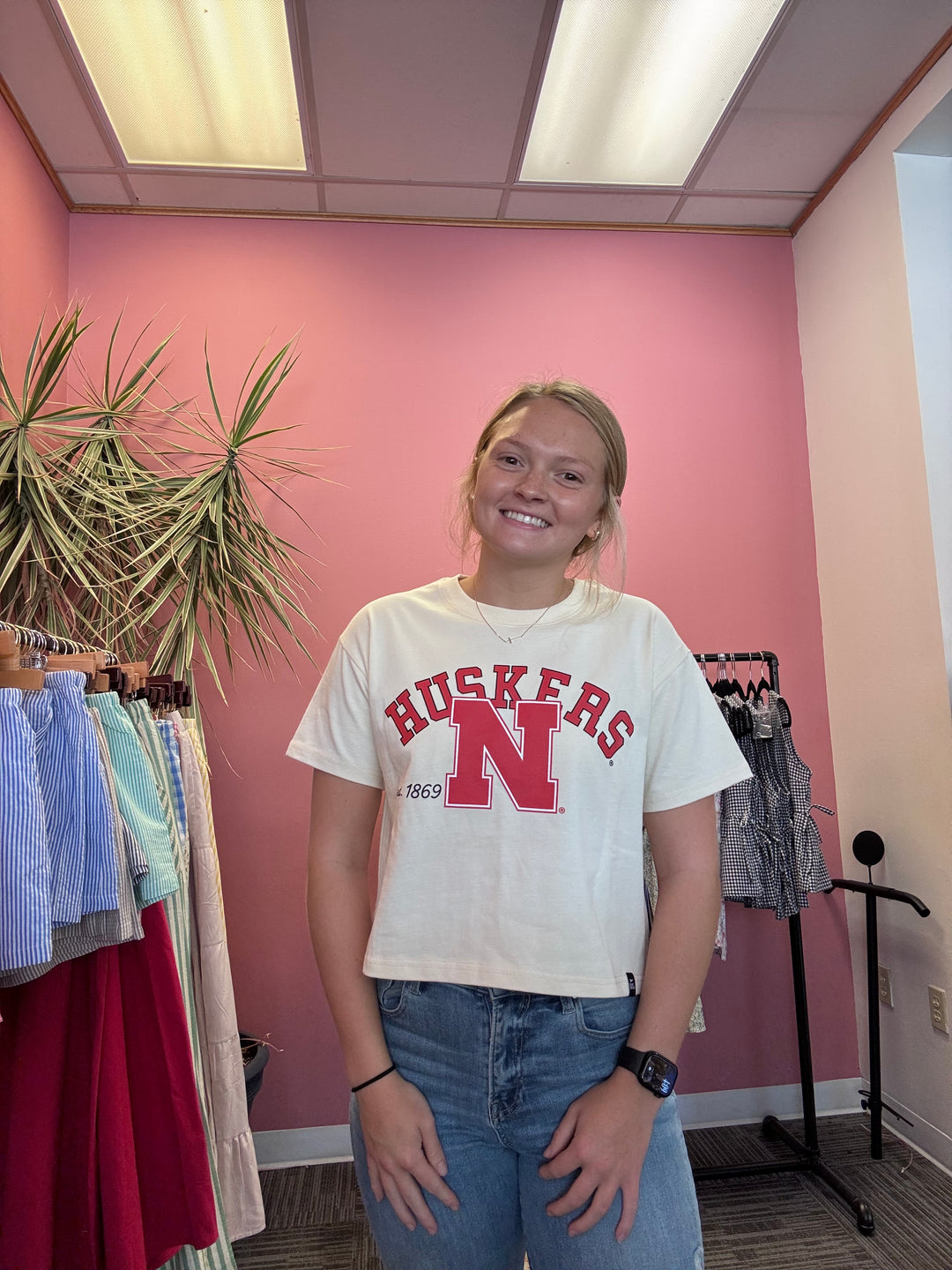 Huskers off white crop tee