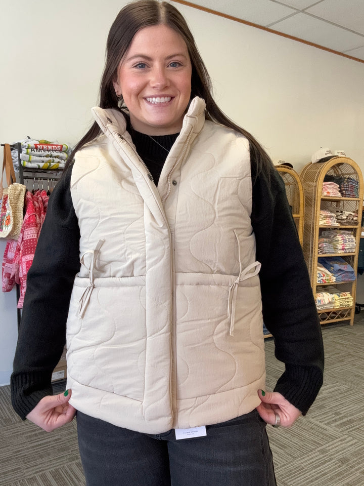 Wave Quilted Ribbon Tie Detailed Puffer Vest