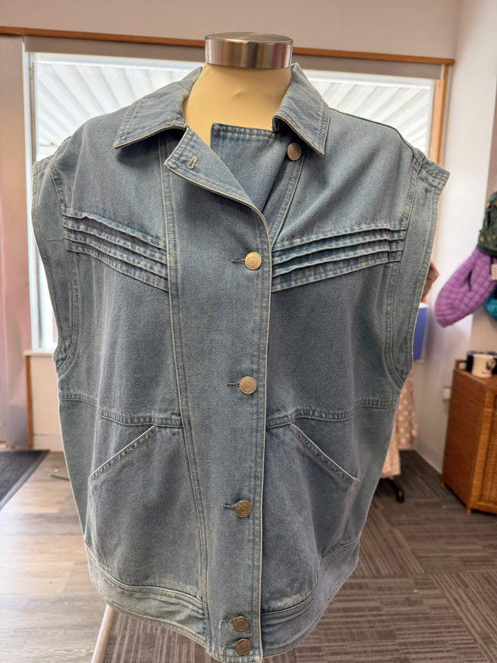 Roaming Free Vest
