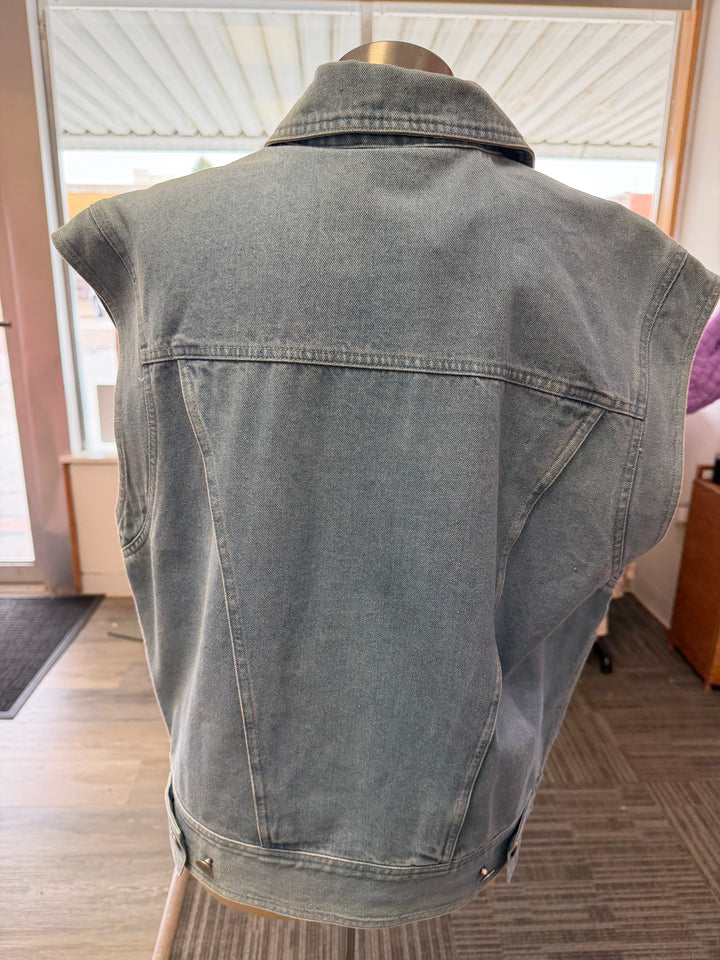 Roaming Free Vest