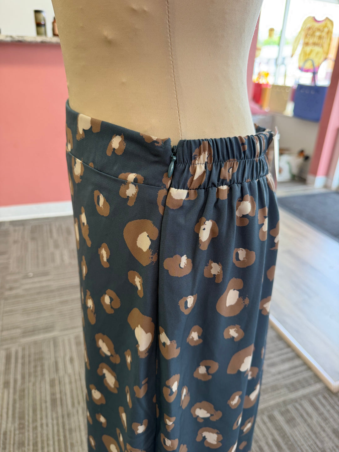 Leopard midi skirt
