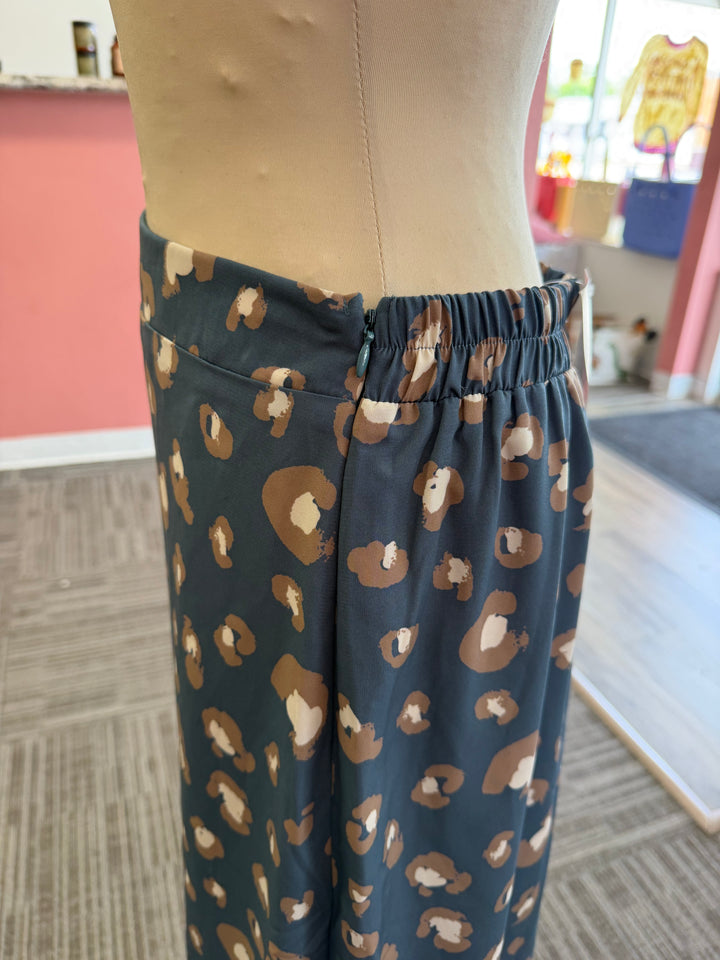 Leopard midi skirt