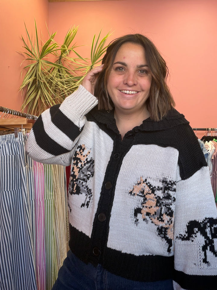 Veveret Horse Print Cardigan