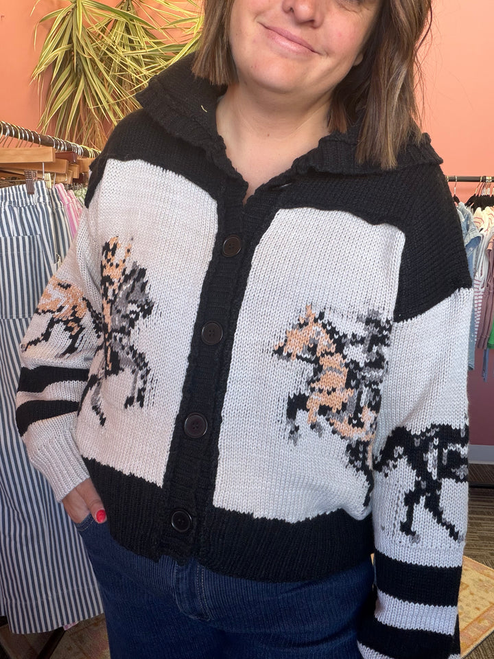 Veveret Horse Print Cardigan