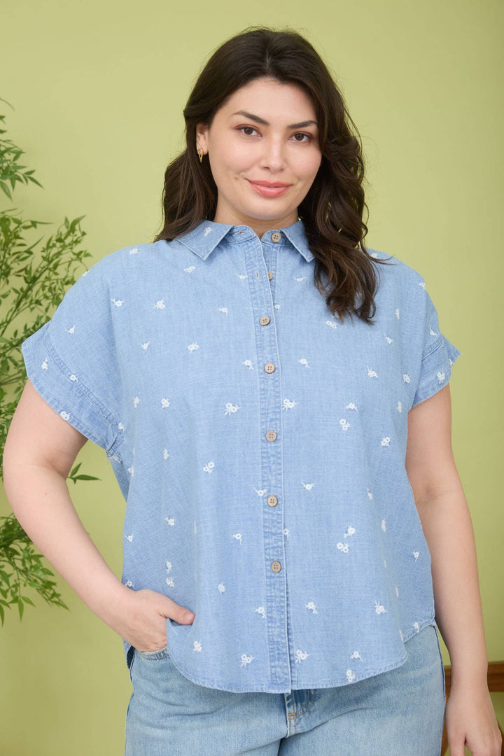 EMBROIDERED FLORAL BUTTON DOWN DENIM  SHIRT: CHAMBRAY