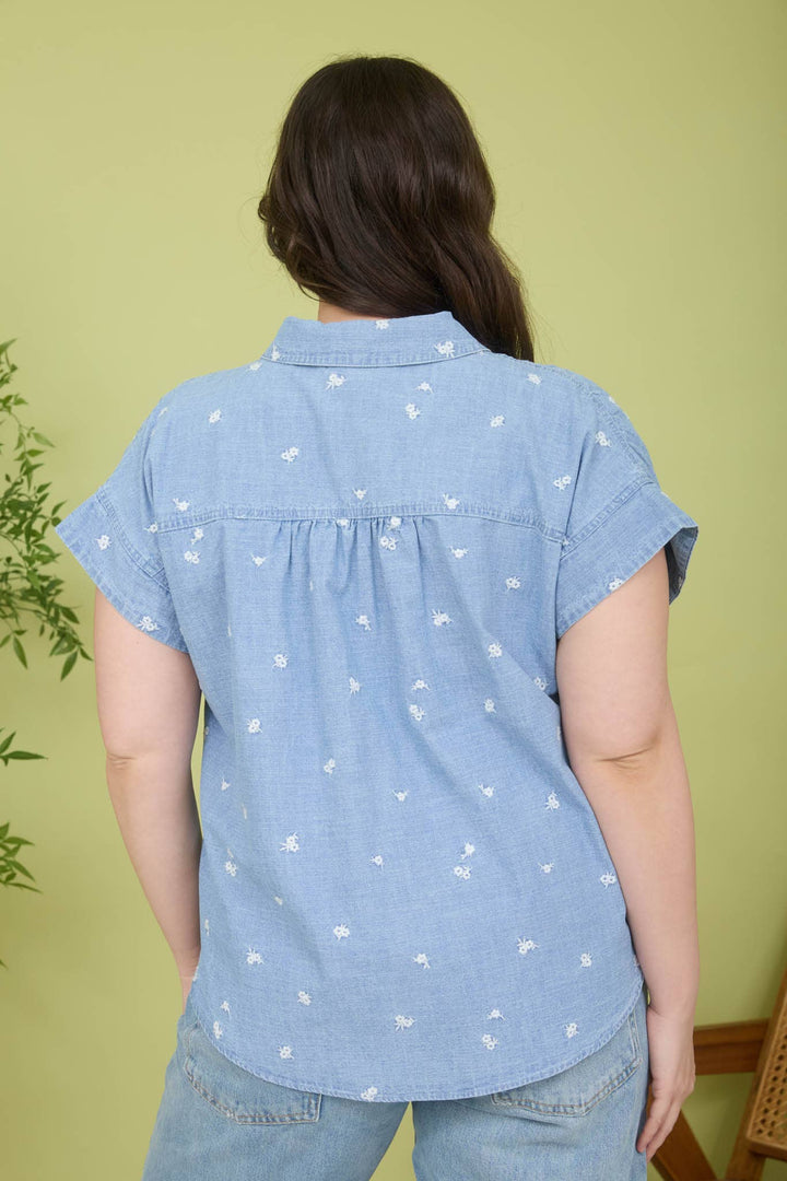 EMBROIDERED FLORAL BUTTON DOWN DENIM  SHIRT: CHAMBRAY
