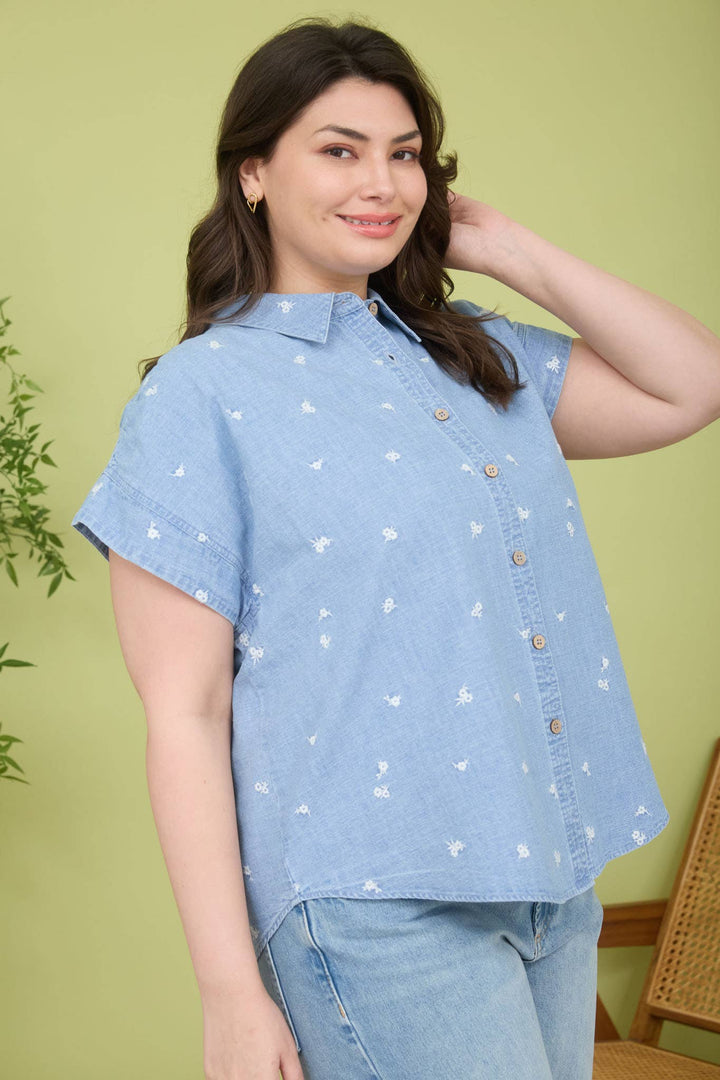 EMBROIDERED FLORAL BUTTON DOWN DENIM  SHIRT: CHAMBRAY