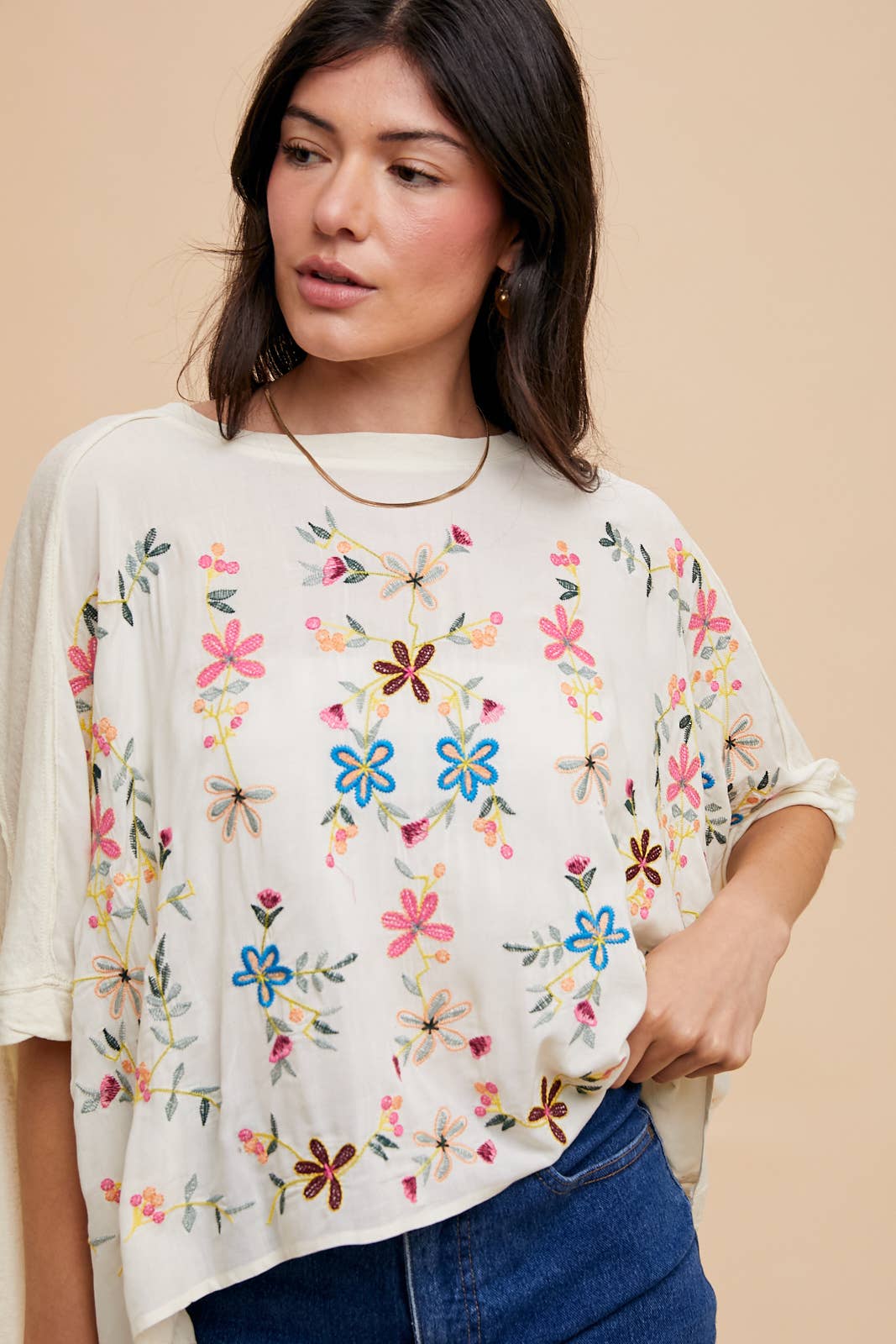EMMY EMBROIDERED OVERSIZED TSHIRT
