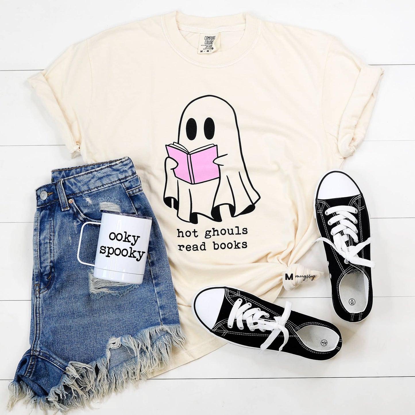 Hot Ghouls Read Books tee