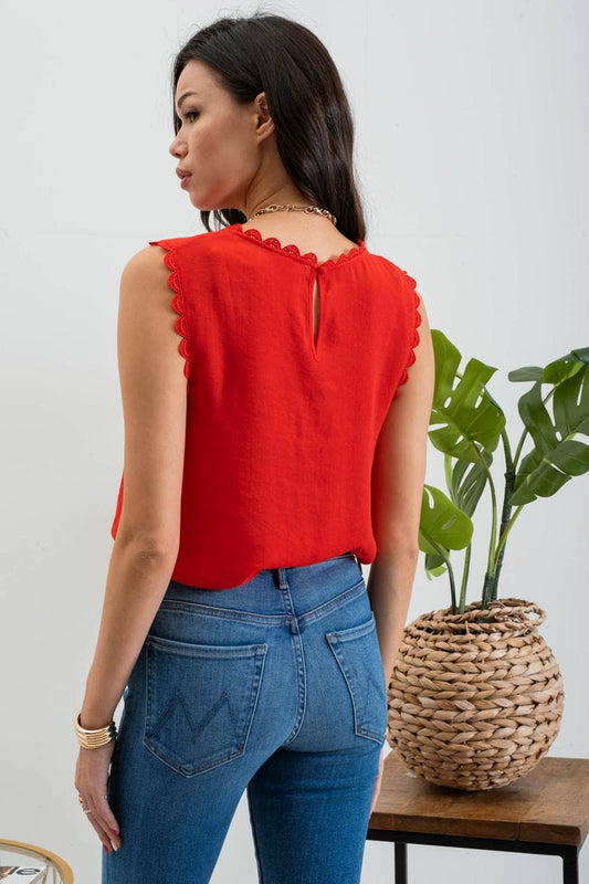 SLEEVELESS LACE EDGE WOVEN TOP: RED