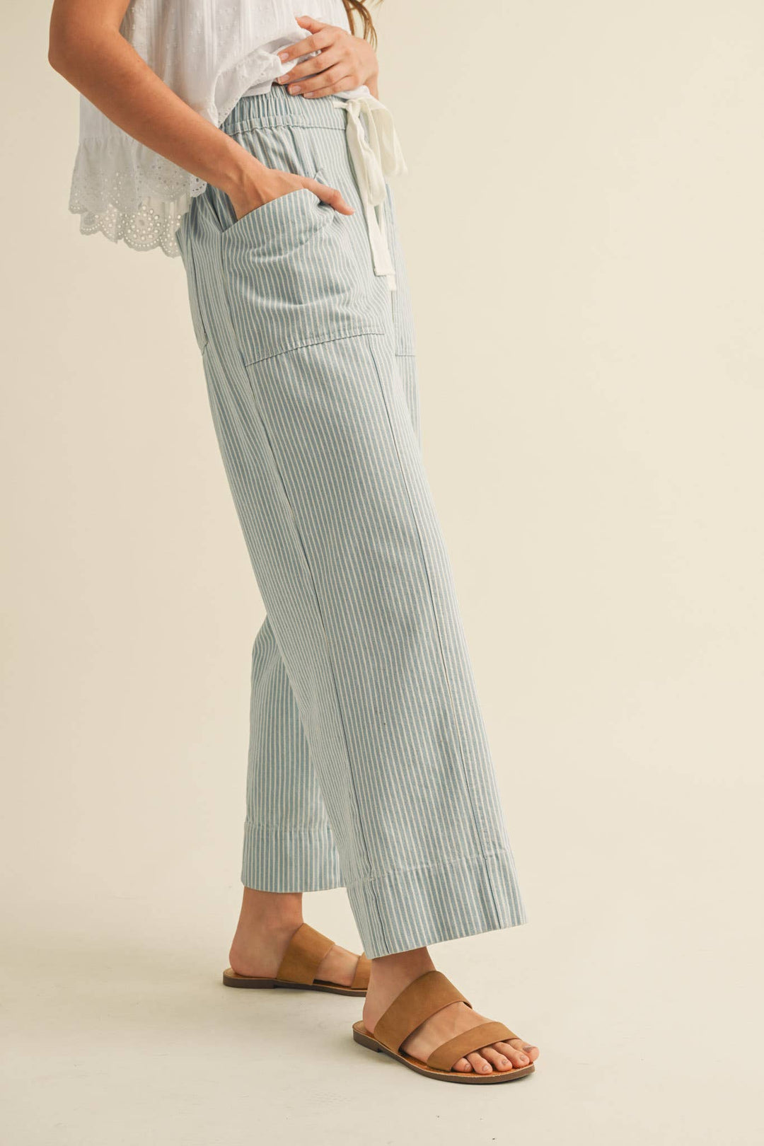 STRIPED WIDE LEG CROPPED PANTS