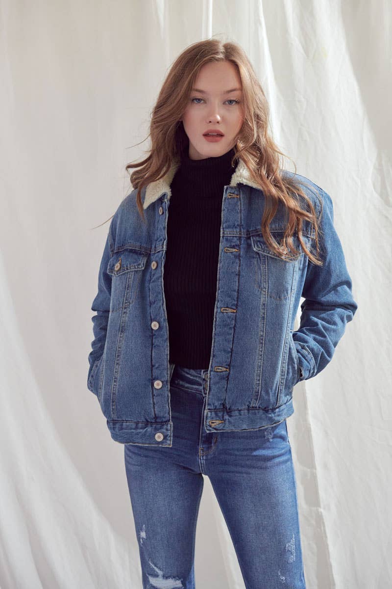 Beth oversized sherpa denim jacket with a 25.5-inch High Point Shoulder (HPS) length in size M. Made from 100% cotton with polyester contrast.